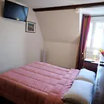 Du Commerce Et De Navarre 2*