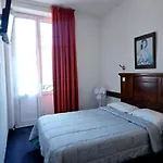 Du Commerce Et De Navarre Hotel