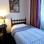 Du Commerce Et De Navarre Hotel