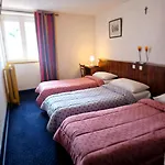 Hotel Du Commerce Et De Navarre 2*