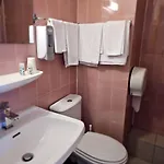 Hotel Du Commerce Et De Navarre 2*