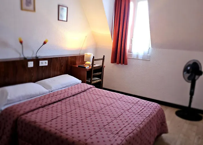 Du Commerce Et De Navarre ルルド