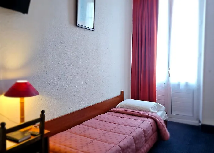 Hotel Du Commerce Et De Navarre